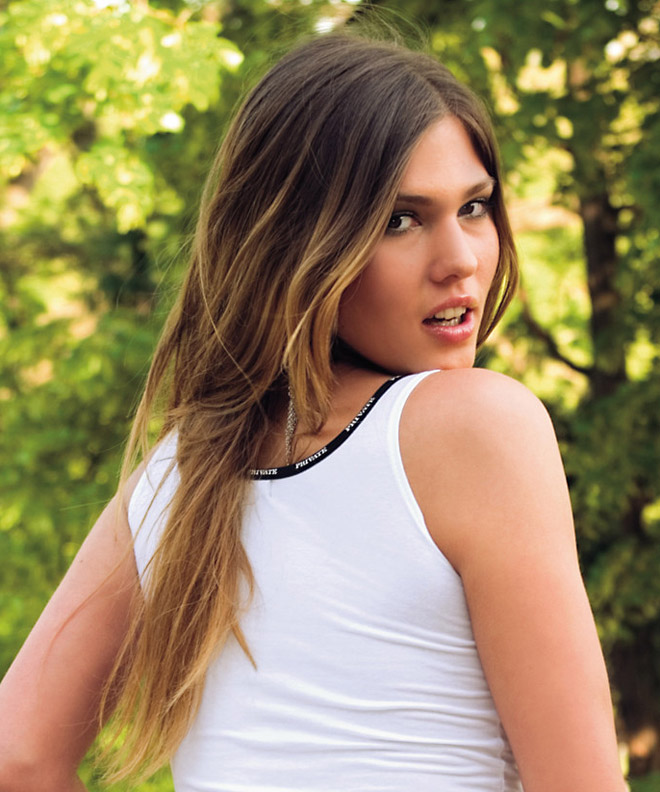 Olivia La Roche yalangoch